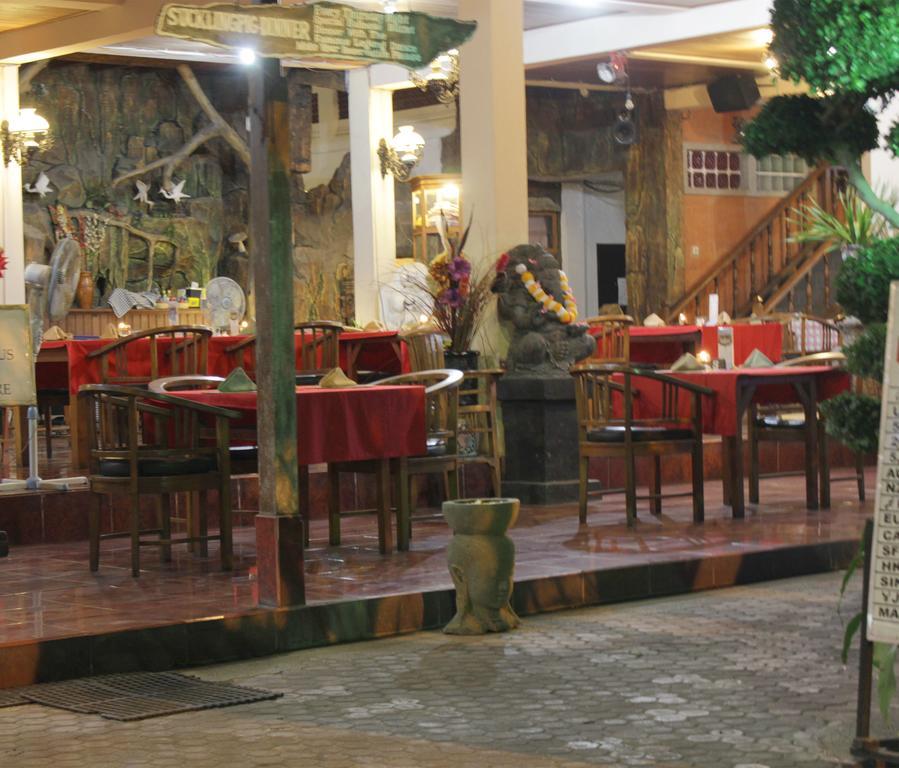 Agung And Sue Watering Hole I Hotel Sanur  Bagian luar foto