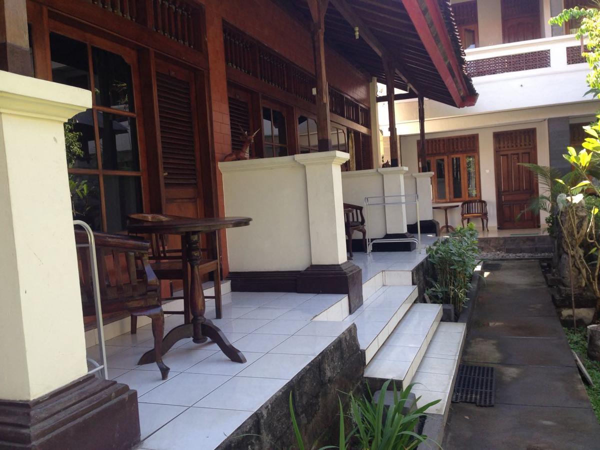 Agung And Sue Watering Hole I Hotel Sanur  Bagian luar foto